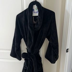 Victoria’s Secret plush robe M/L NWT